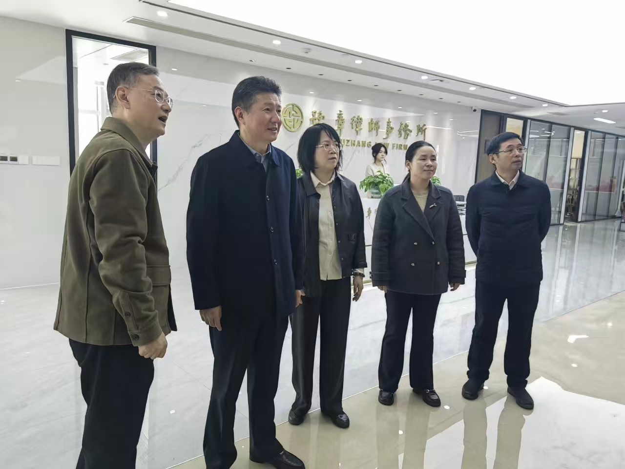 市委常委、市委统战部部长饶绍清走访新的社会阶层人士